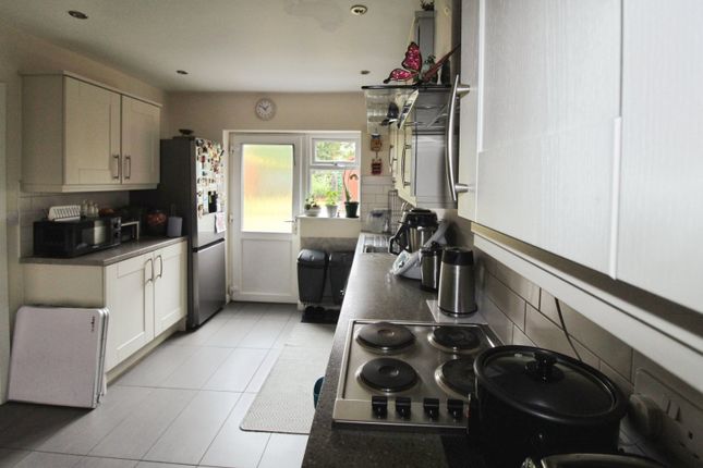 5, Hadlow Croft, Birmingham photo 4
