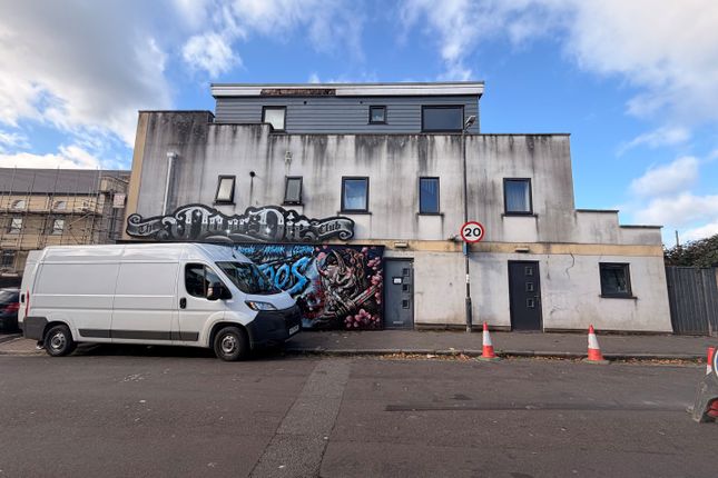 Studio flat on Bristol, £595/mo