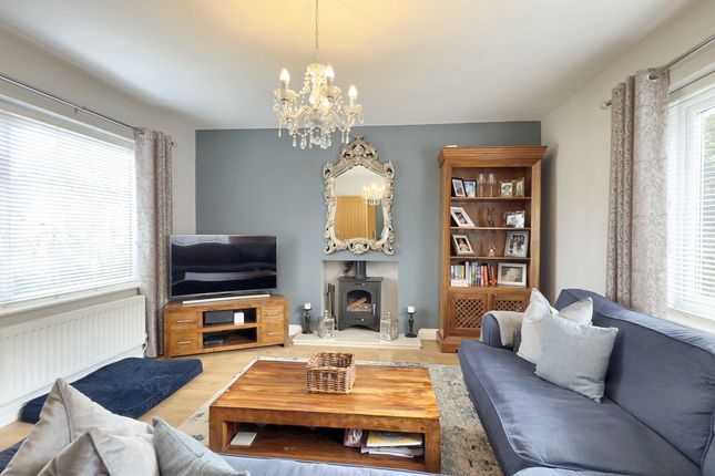 17 Abbotts Oak Drive, Coalville photo 2