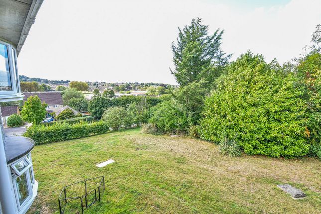 14 Elm Lodge, Hopton Road, Cam photo 2