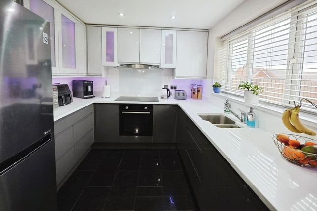 41, Hutchinson Close, Bishop Auckland photo 4
