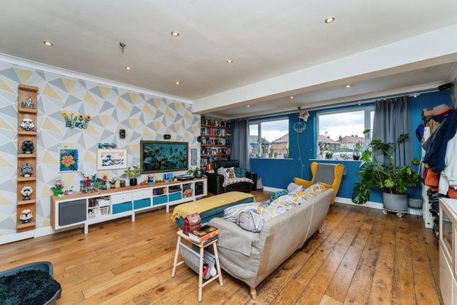 8, Rayon Road, Holywell photo 3
