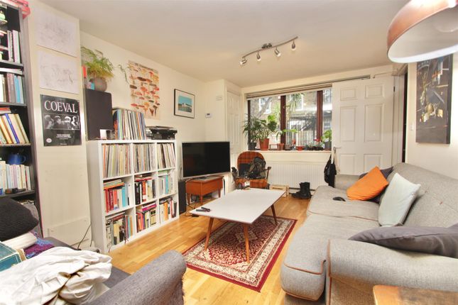 Thumbnail Property to rent in Manley Court, London