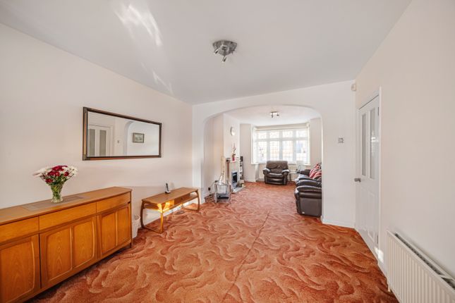 36, Heathview Avenue, Dartford photo 3