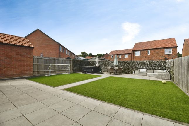 2, Baccarat Close, Hull photo 4