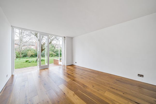 Thumbnail Flat for sale in Crescent Road, Crouch End, London