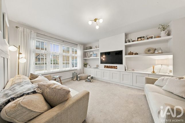 17, Red Admiral Street, Ely photo 2