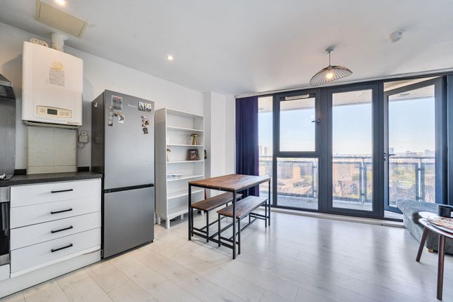 Flat 66, Fondant Court, London photo 4
