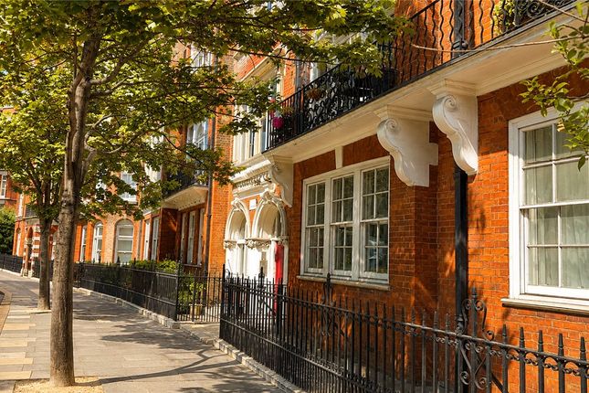 9, 4, The Mansions, London photo 4