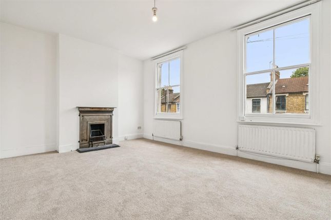 Upper Flat 30, Gellatly Road, London photo 2