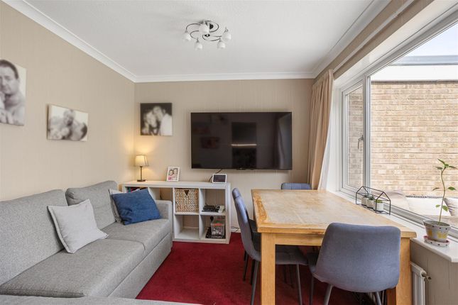 77, Keble Park South, York photo 4