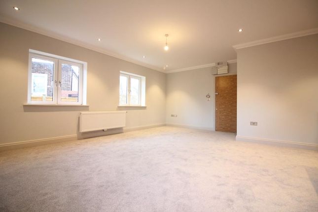 Flat for sale in Regina Road, Southall