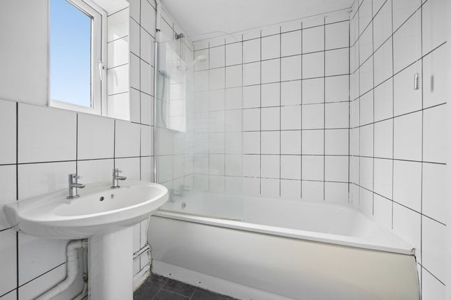 75 Spruce Drive, Bicester photo 4