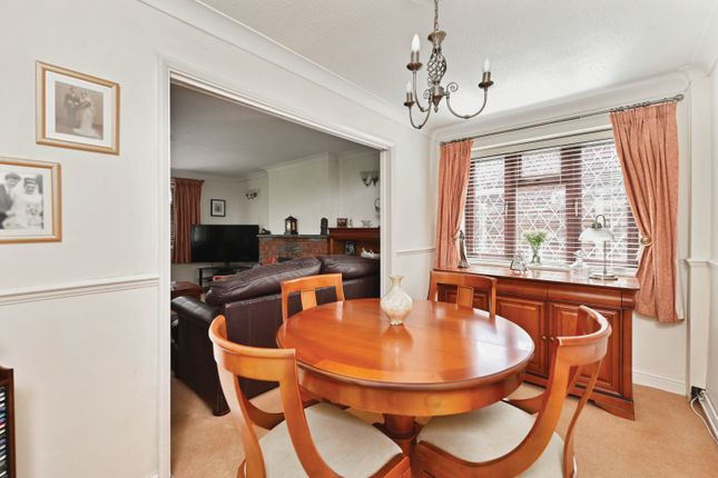49, Sandhurst Lane, Camberley photo 4