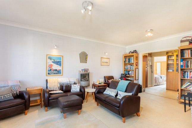 22 Moyle Court, South Road, Hythe photo 4