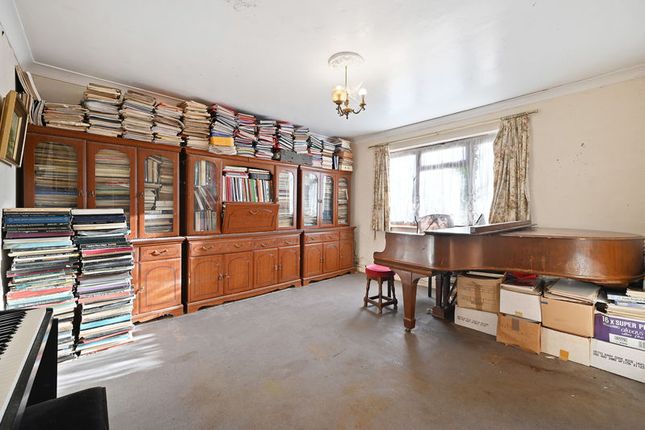1, Coles Crescent, Harrow photo 4