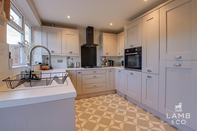 7, Newington Gardens, Clacton-On-Sea photo 2