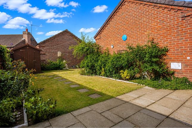 27, Nursery Close, Dunholme, Lincoln photo 2