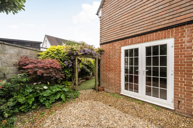 35 Fishbourne Road East, Chichester photo 3