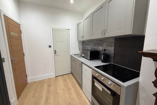 13 , The Bishops Avenue, London photo 2