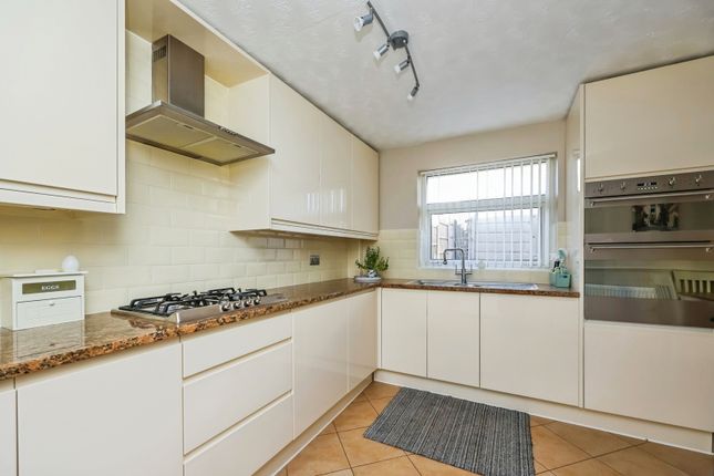 2, Manesty Crescent, Nottingham photo 2