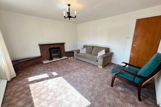 39, Maes Y Ffynnon, Brecon photo 3