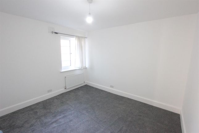 Flat for sale in Blakewood Court, Anerley Park, London
