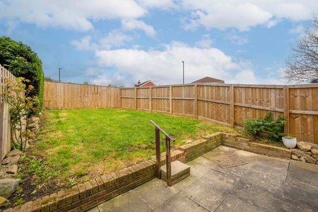2 Yarrow Drive, Harrogate photo 3