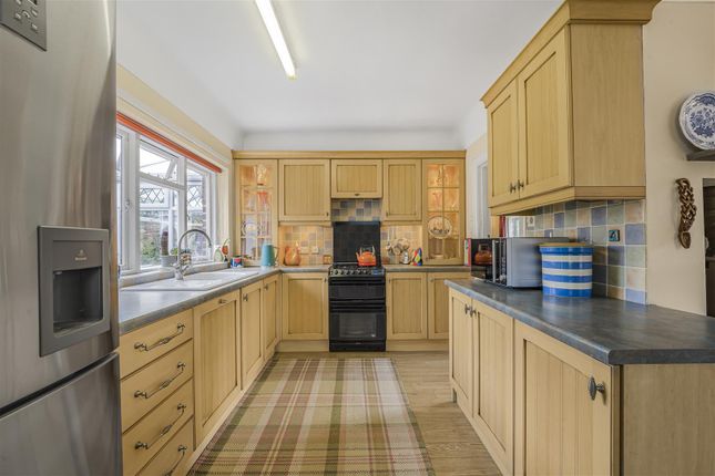 Westwinds, 64, Fontygary Road, Barry photo 4