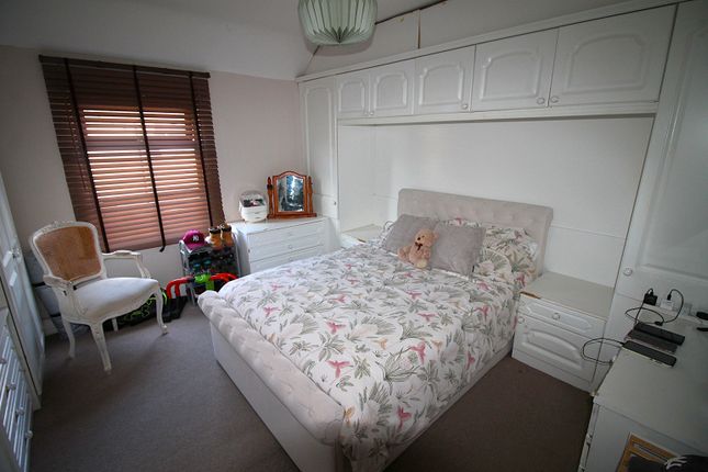 32, Roger Street, Consett photo 5