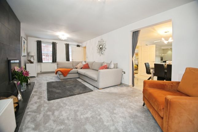 9, Bryn Dryslwyn, Bridgend photo 3