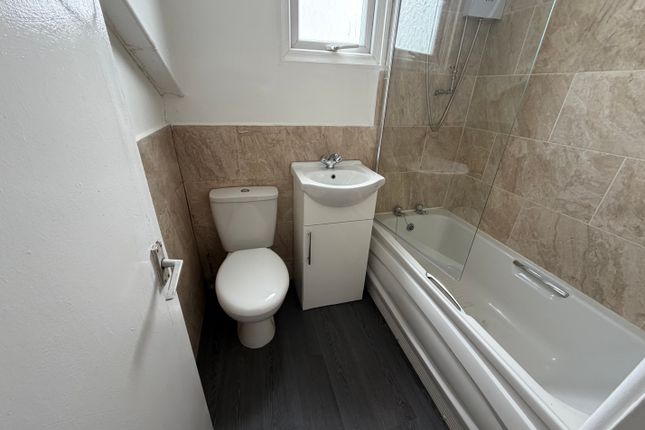 28, Edge Lane, Manchester photo 5