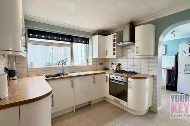 12, Enbrook Valley, Folkestone photo 2