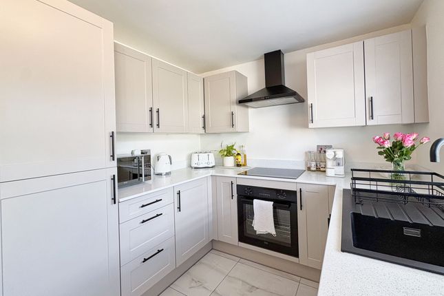 48 Ridgewood Gardens, Neath photo 2