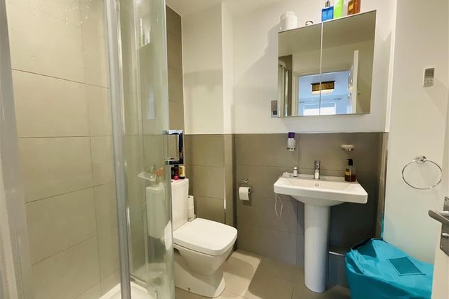 Flat for sale in Beverley Mews, Crawley, West Sussex