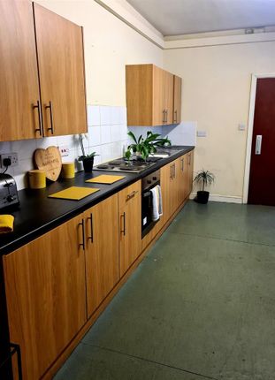 Shared accommodation to rent in Balby Road, Doncaster