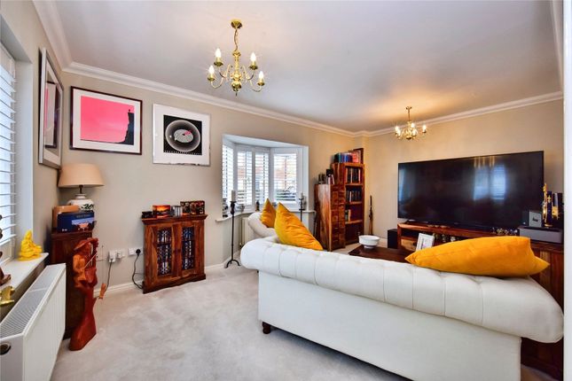 26, Mallard Crescent, Sittingbourne photo 3