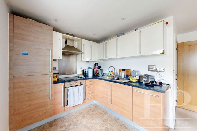 Flat 22, Coburn House Trafalgar Gardens, Crawley photo 3