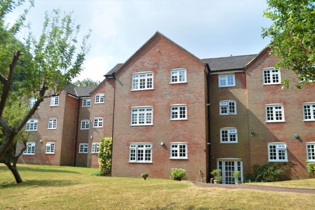Thumbnail Flat to rent in Cathedral Court, St Albans
