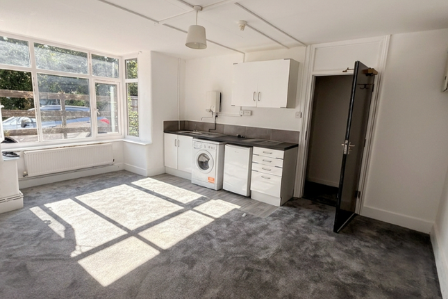 13, Priory Avenue, High Wycombe photo 4