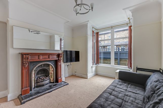 11, East Parade, West Yorkshire photo 3