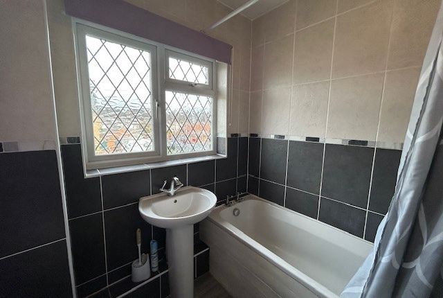 2A, Ellesmere Port photo 4