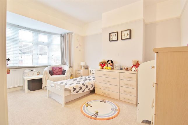 End terrace house for sale in Teesdale Avenue, Isleworth