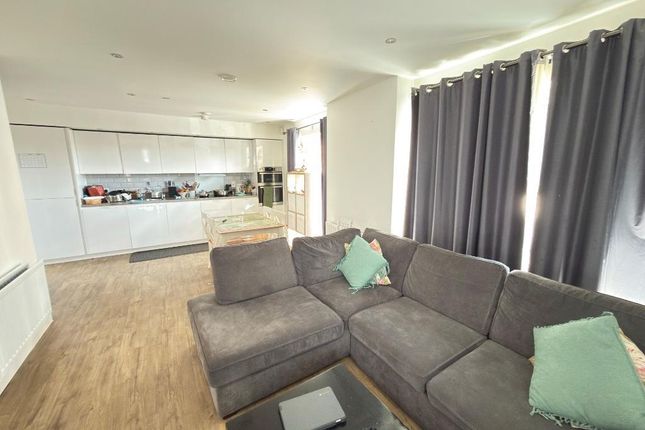 8, Ellesmere Court, Stirling Drive, Luton photo 4