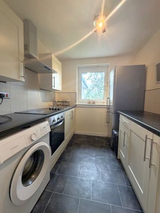 Flat 2/3 139 Kinnell Avenue Cardonald G52 3RT, Glasgow photo 4