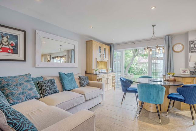 Potters Lodge Bassetsbury Lane, High Wycombe photo 5
