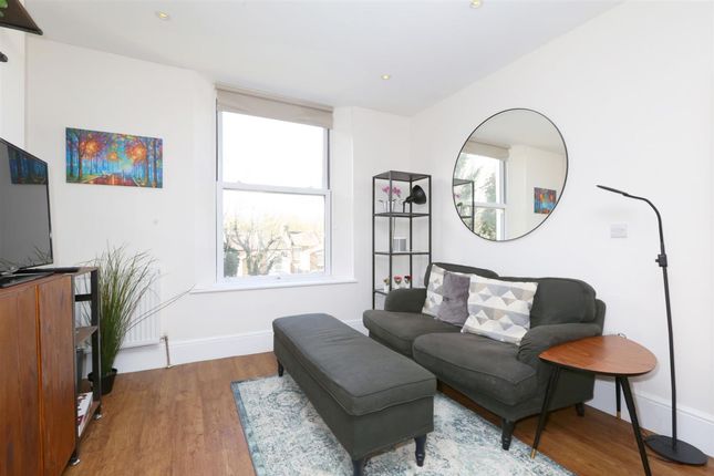 Flat 4, Woodman Apts, London photo 2