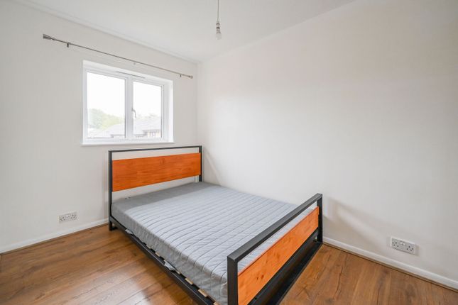 Mills Grove, Poplar photo 3