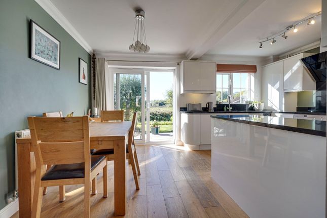 29, Luxford Place, Sawbridgeworth photo 2