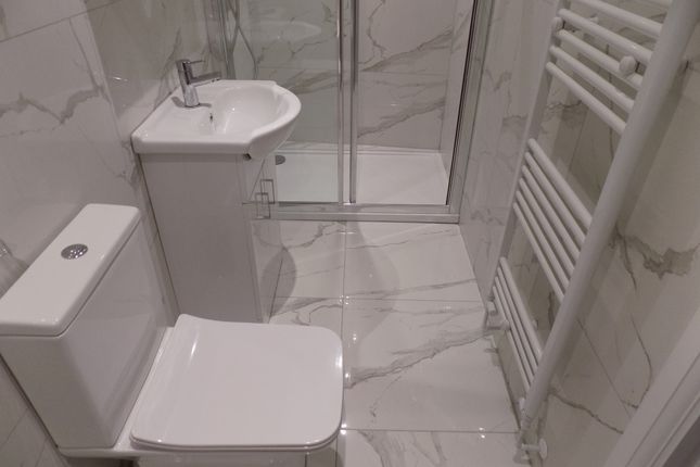 122 Meyrick Avenue, Luton photo 3